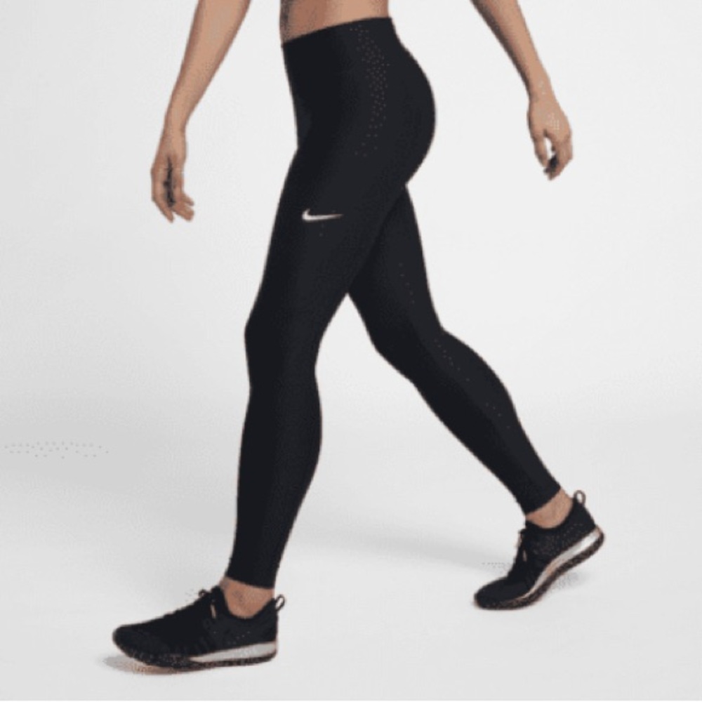 Nike Essential Black Leggings